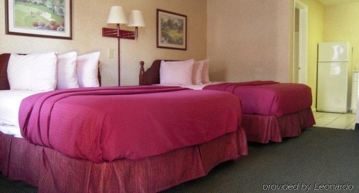 Country Hearth Inn & Suites Augusta Exterior photo